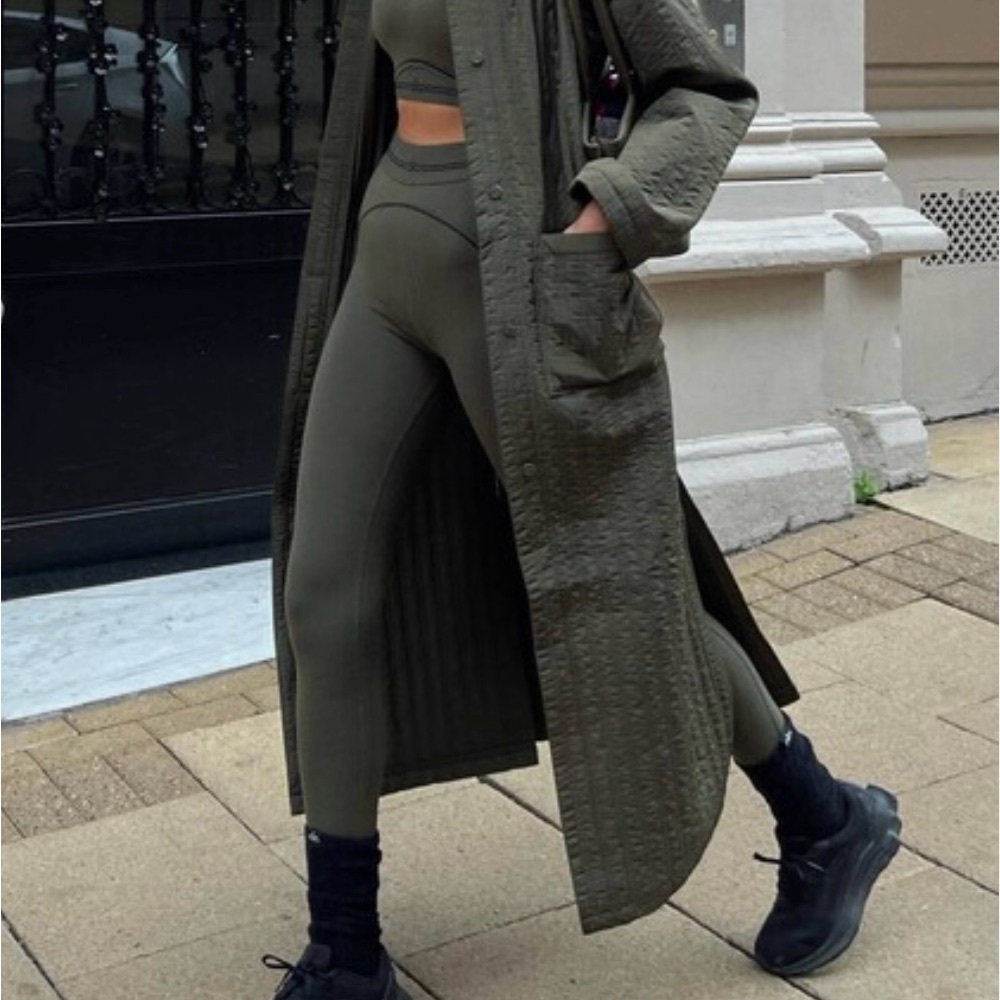 ALO Airbrush High-Waist Heart Throb Legging Size Small Olive Green & Black NWT